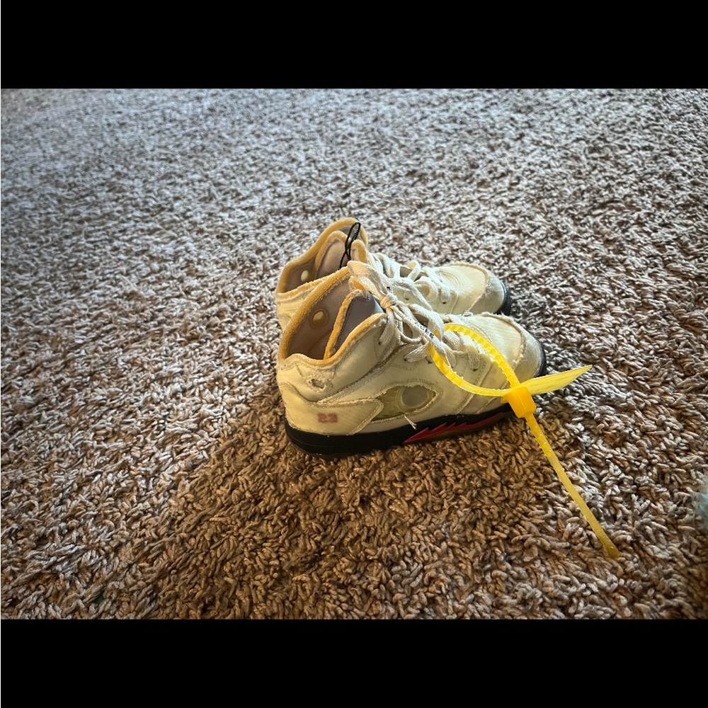Off white toddler sneakers size 9c wore twice son outgrew them